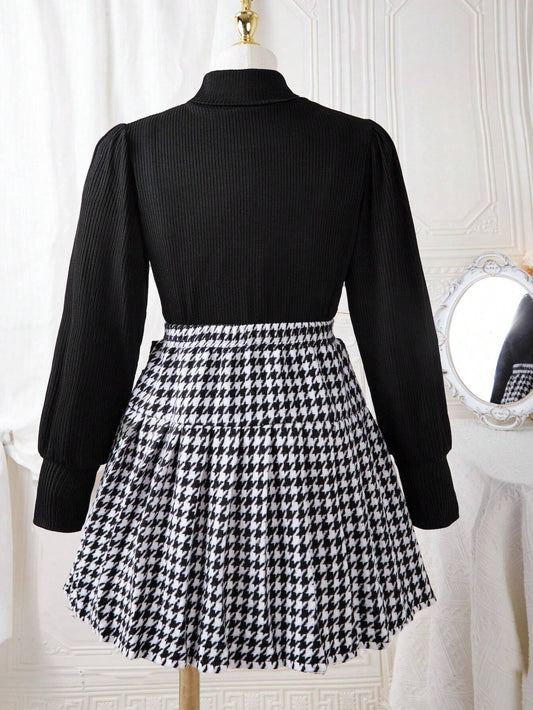 Tween Girls Casual High-Neck Black Long Sleeve Top And Simple Houndstooth Pleated Mini Skirt 2-Piece Set